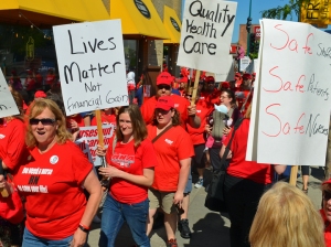Allina nurses staged informational picketing outside Abbott Northwestern Hospital in Minneapolis last month as part of their campaign for a fair contract.
